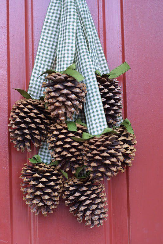 RedLeaf Style Pinecone Door Hanger